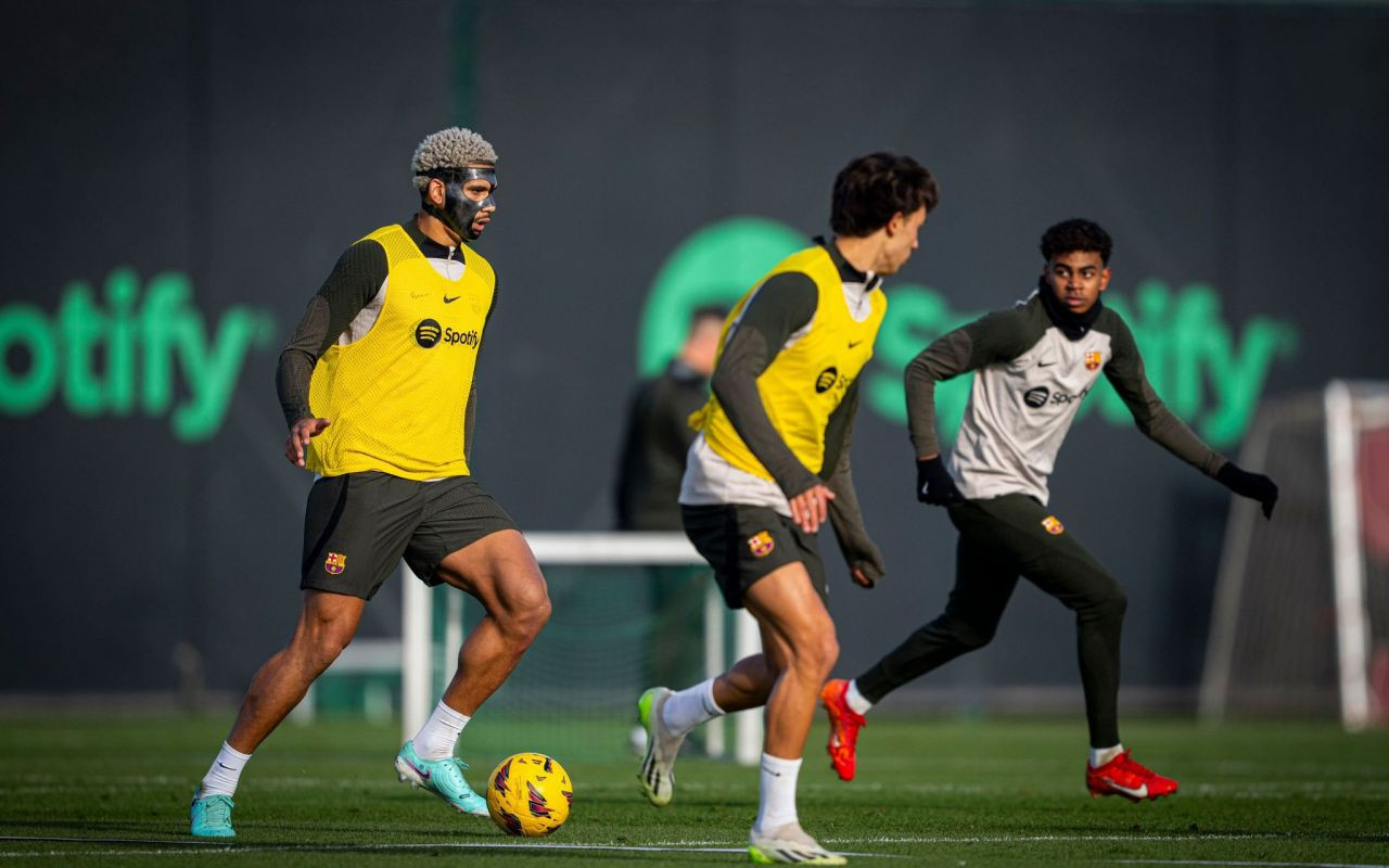 Atitudine de căpitan! Motivul pentru care Ronald Araujo va juca cu mască pe față în meciul cu Girona_3