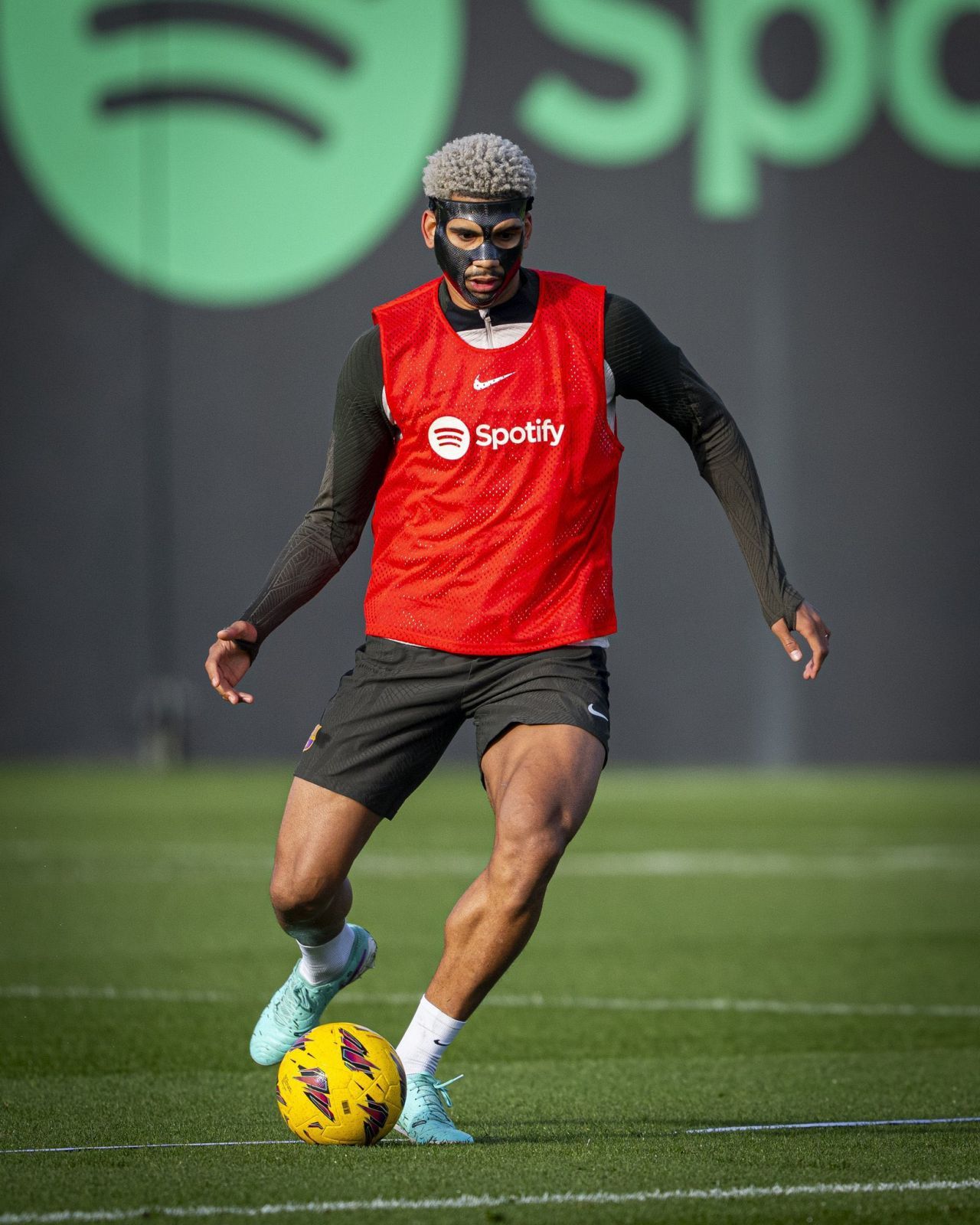Atitudine de căpitan! Motivul pentru care Ronald Araujo va juca cu mască pe față în meciul cu Girona_4
