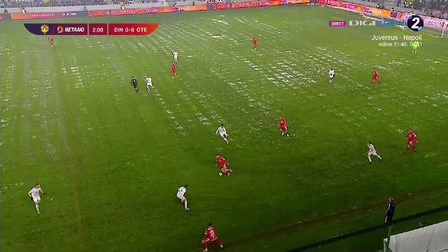 Pe „Arcul de Triumf”, ca în Cupa Satelor! Dorinel Munteanu, revoltat de starea gazonului_4