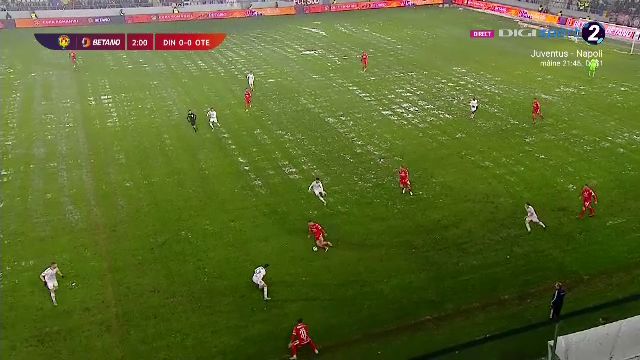 Pe „Arcul de Triumf”, ca în Cupa Satelor! Dorinel Munteanu, revoltat de starea gazonului_4