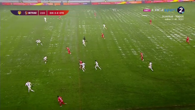 Pe „Arcul de Triumf”, ca în Cupa Satelor! Dorinel Munteanu, revoltat de starea gazonului_5