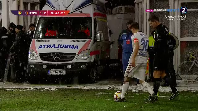 Pe „Arcul de Triumf”, ca în Cupa Satelor! Dorinel Munteanu, revoltat de starea gazonului_8