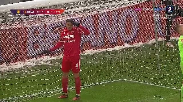 Rușinos și inexplicabil! Dinamovistul Bena, autogol cum rar se vede în meciul cu Oțelul_4