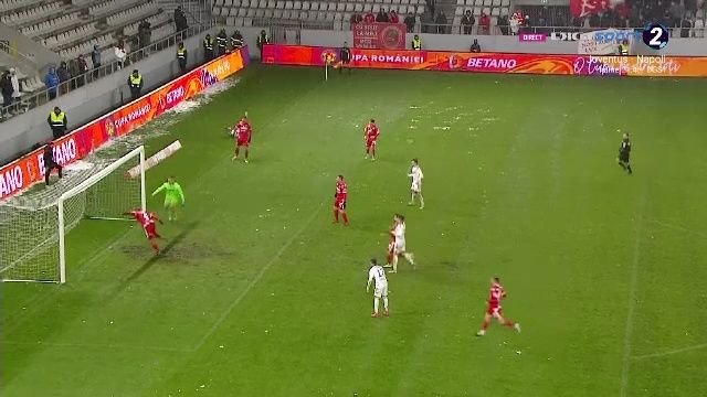 Rușinos și inexplicabil! Dinamovistul Bena, autogol cum rar se vede în meciul cu Oțelul_10