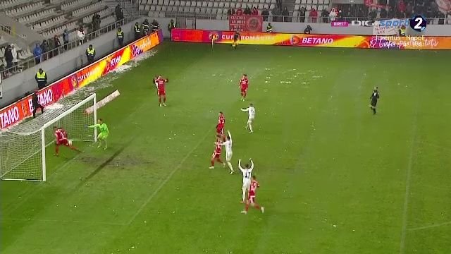 Rușinos și inexplicabil! Dinamovistul Bena, autogol cum rar se vede în meciul cu Oțelul_11