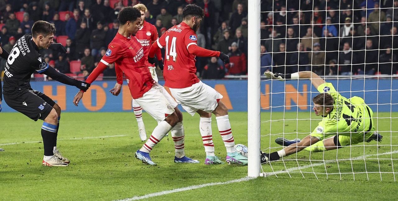 Mașina de fotbal PSV Eindhoven! A 15-a victorie consecutivă în campionat din tot atâtea etape și golaveraj senzațional_1