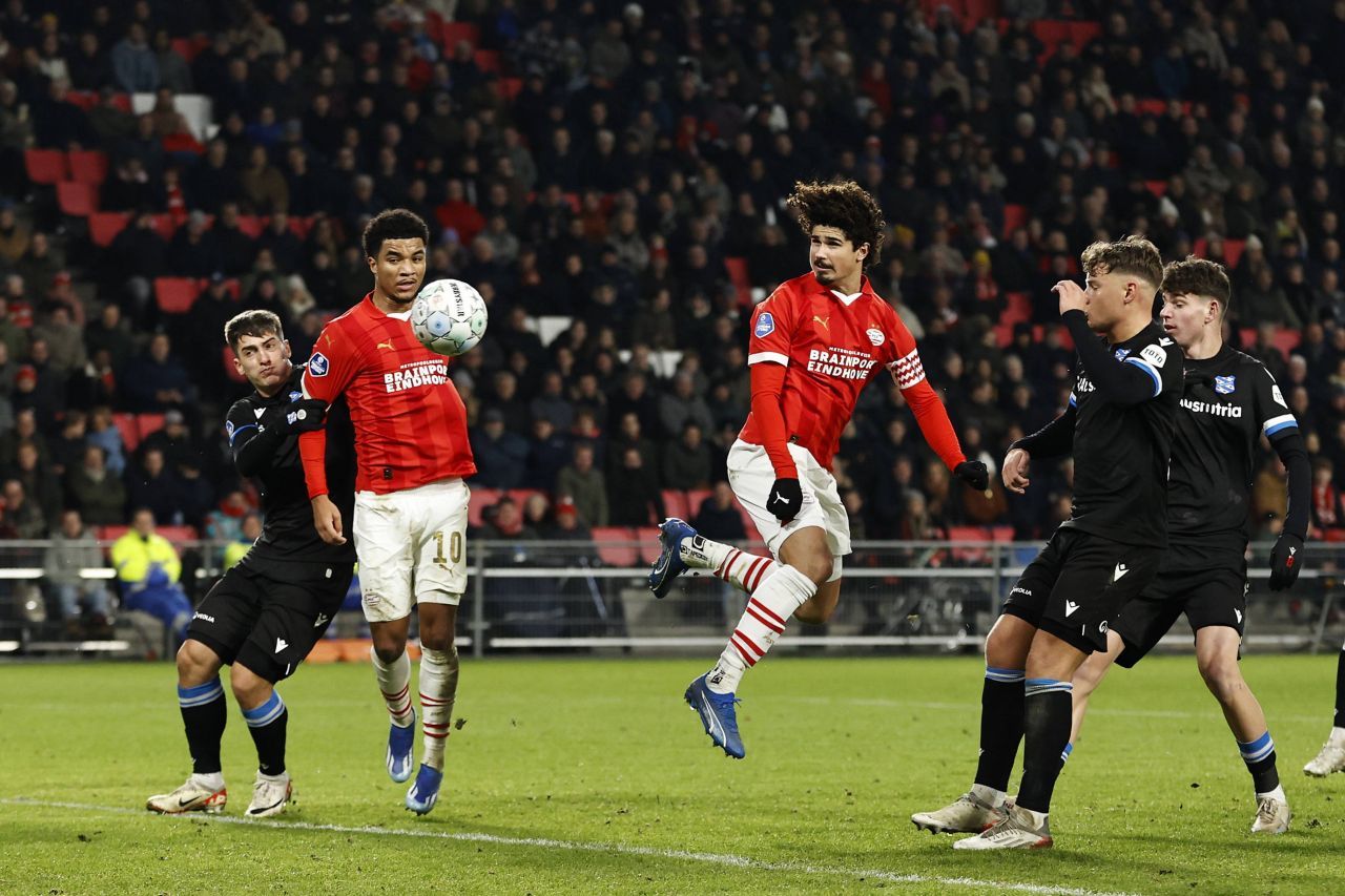 Mașina de fotbal PSV Eindhoven! A 15-a victorie consecutivă în campionat din tot atâtea etape și golaveraj senzațional_2