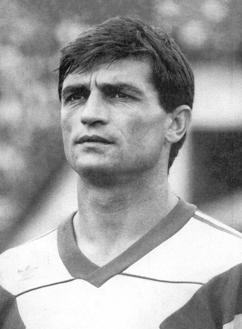 Corvinul, în sferturile Cupei României, după 35 de ani: cine sunt fotbaliștii care evoluau la Hunedoara în 1988 _6