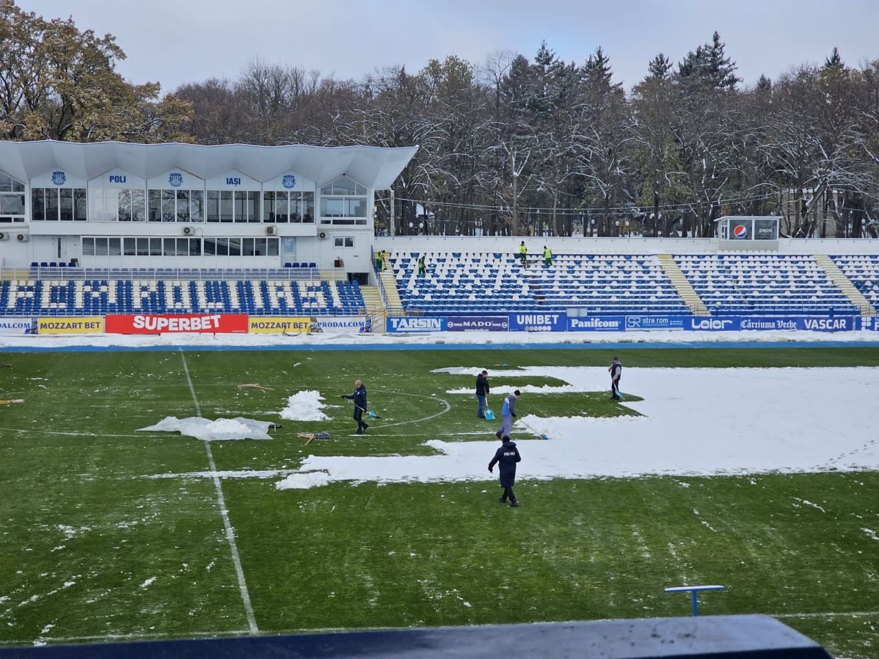 Lopețile sus! Cum arată terenul înainte de Poli Iași - UTA Arad_6