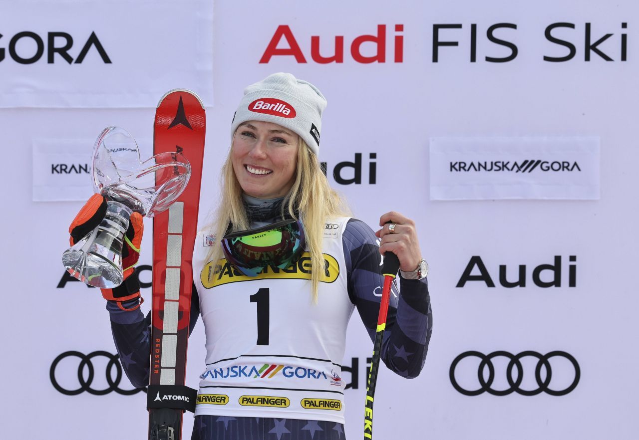 Mikaela Shiffrin și restul lumii! Americanca a făcut senzație la St. Moritz_12