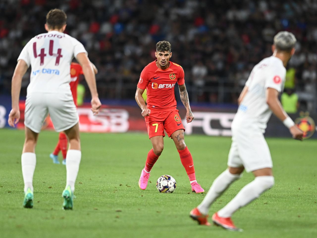 CFR Cluj - FCSB 1-1 | Și-au împărțit punctele frățește, la finalul unui meci cu o fază controversată_2