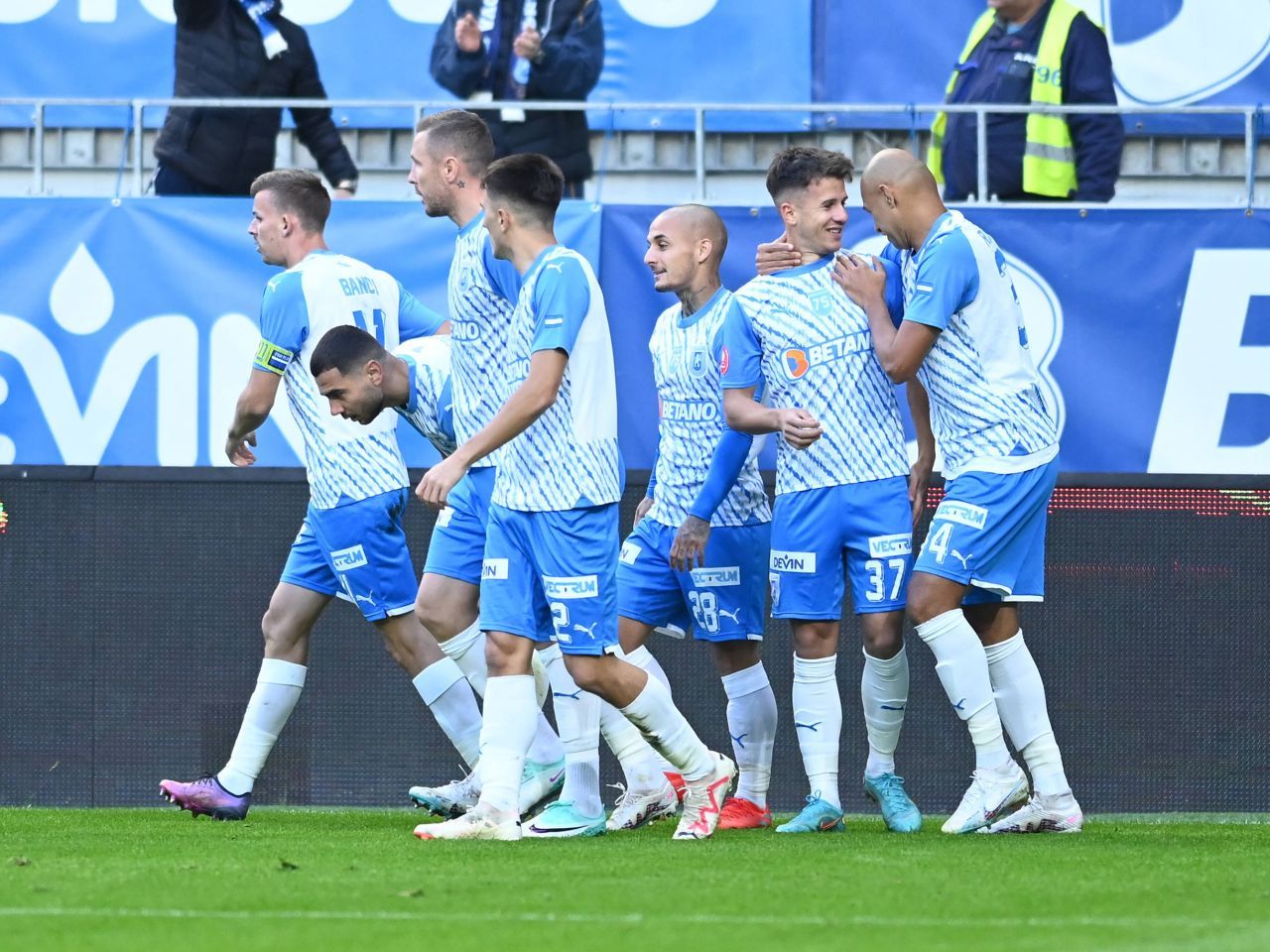 Hermannstadt - Universitatea Craiova 2-1. Sibienii au obținut o victorie nesperată și au urcat pe loc de playoff_1