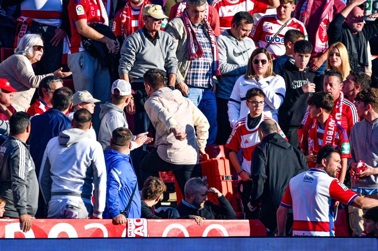 Tragedie în LaLiga: un suporter a murit în tribună! Partida a fost suspendată_3