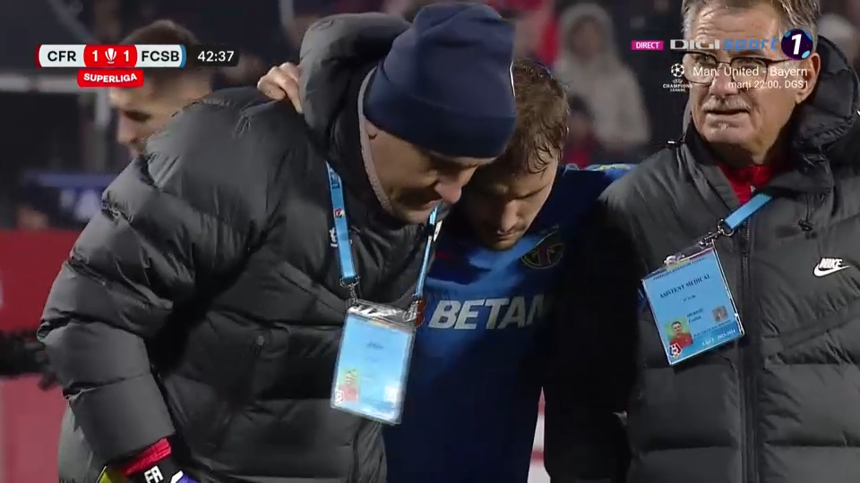 Pierdere importantă pentru FCSB! Darius Olaru a ieșit pe brațe, în finalul primei reprize cu CFR Cluj_2