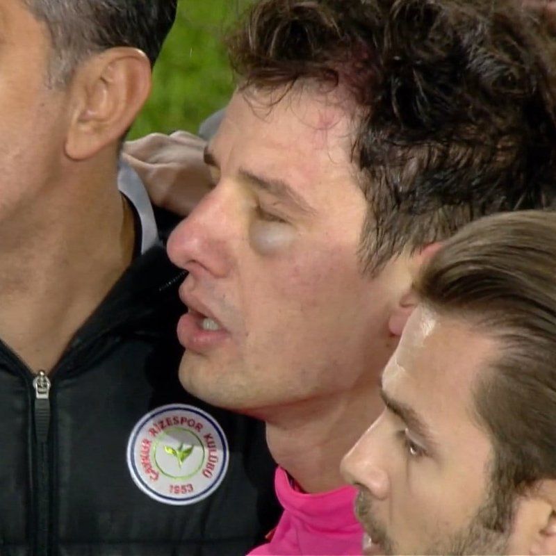 Scene absolut șocante în Turcia sub privirile lui Moruțan: arbitru bătut de președinte și călcat în picioare de jucători_3