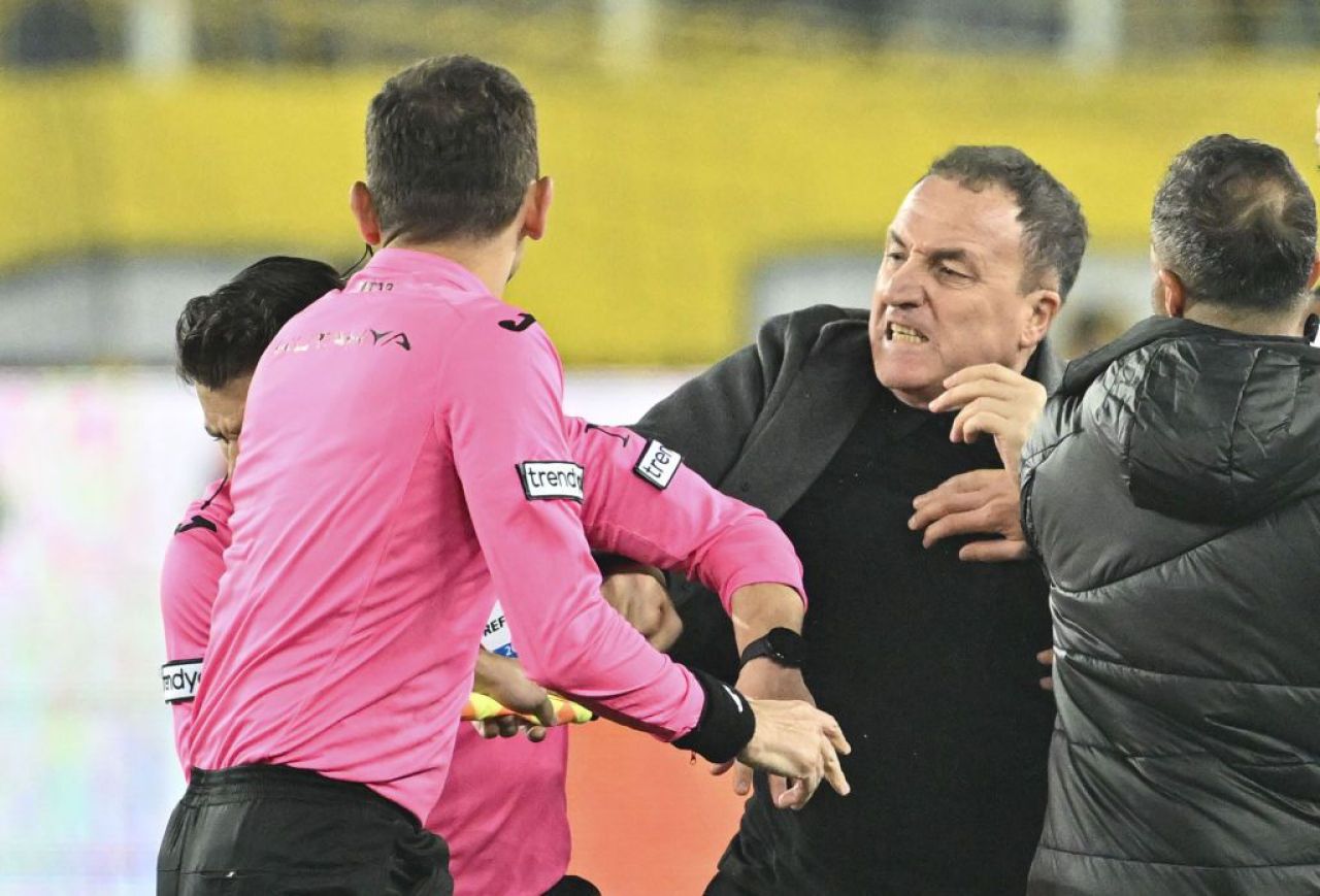 Cum se simte Halil Umut Meler, arbitrul luat la pumni pe teren, în Turcia. Decizia luată la doar câteva ore după teribilul eveniment_4
