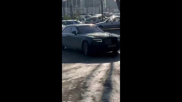 Milionarul Gigi Becali a rămas fără combustibil la Rolls Royce-ul de sute de mii de euro! Imagini incredibile _5