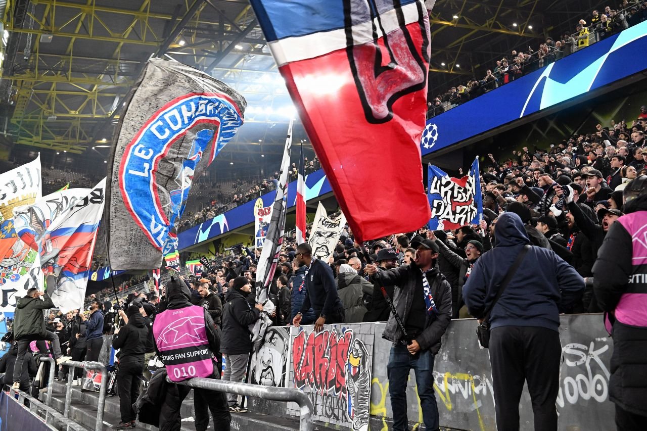 Atmosferă superbă la Borussia Dortmund - PSG! Cele mai tari imagini cu suporterii de pe ”Signal Iduna Park”_3