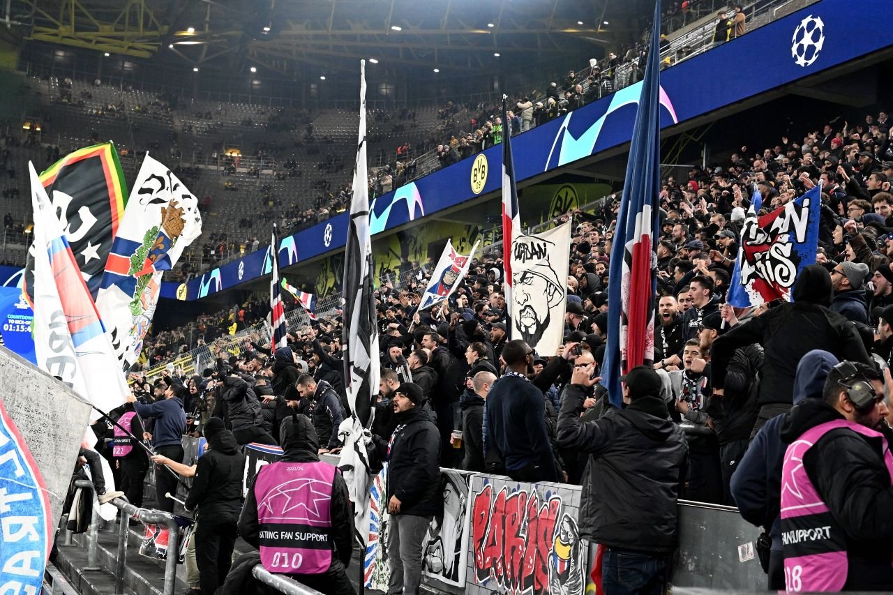Atmosferă superbă la Borussia Dortmund - PSG! Cele mai tari imagini cu suporterii de pe ”Signal Iduna Park”_5