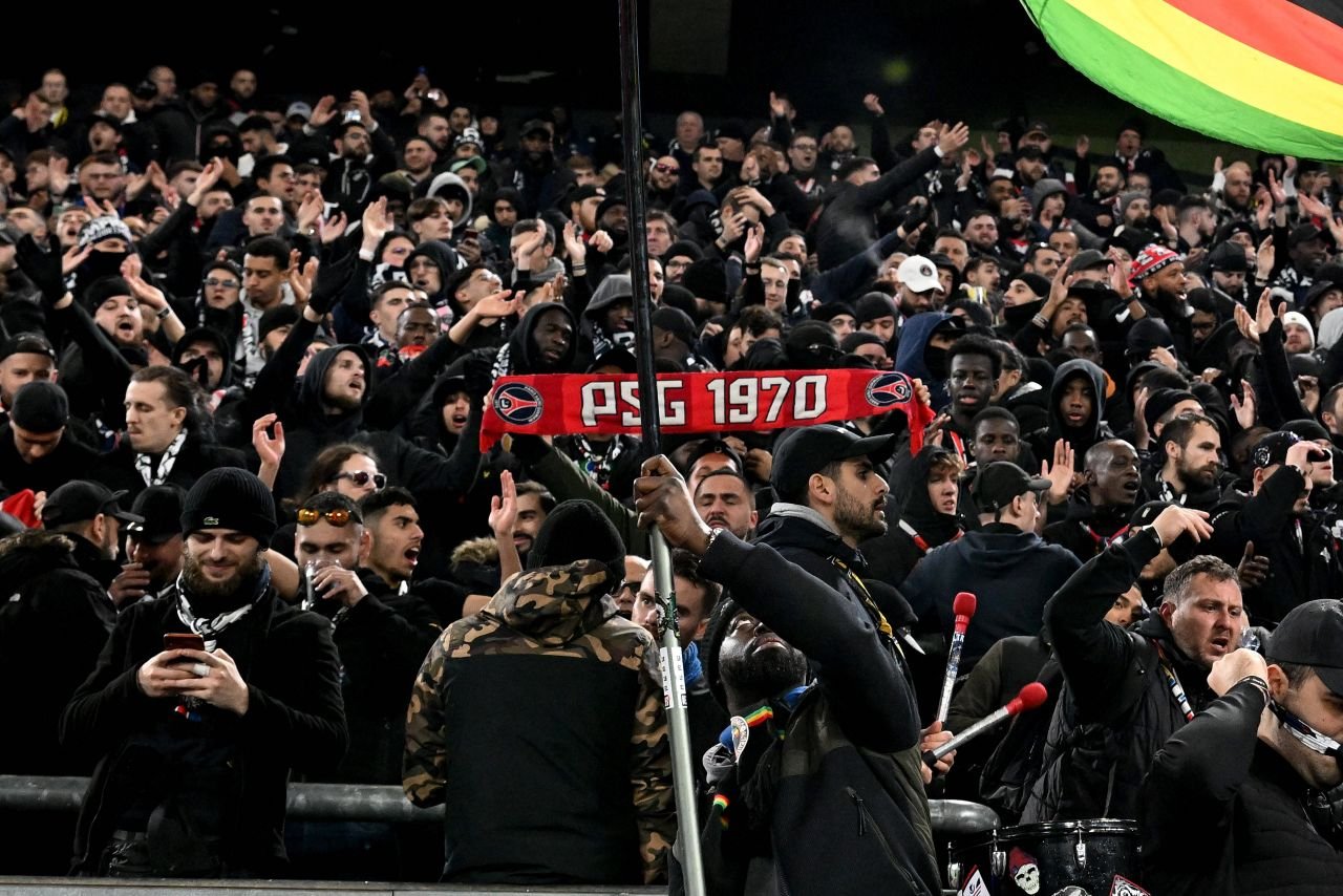 Atmosferă superbă la Borussia Dortmund - PSG! Cele mai tari imagini cu suporterii de pe ”Signal Iduna Park”_6