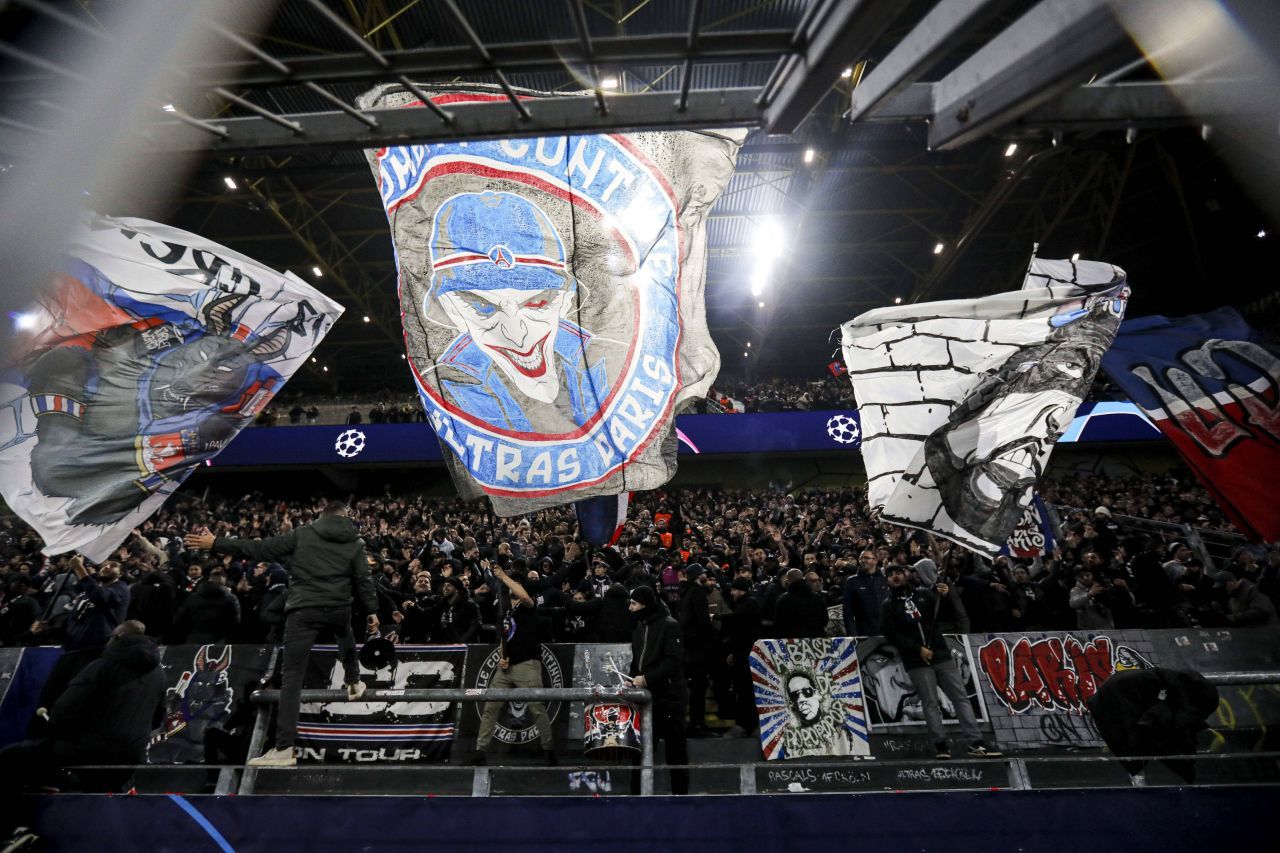 Atmosferă superbă la Borussia Dortmund - PSG! Cele mai tari imagini cu suporterii de pe ”Signal Iduna Park”_1