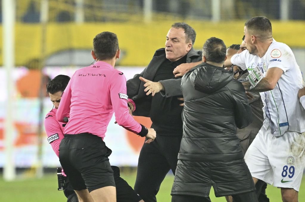 A venit nota de plată! Ce sancțiuni au primit Ankaragucu și președintele după ce arbitrul a fost bătut_9