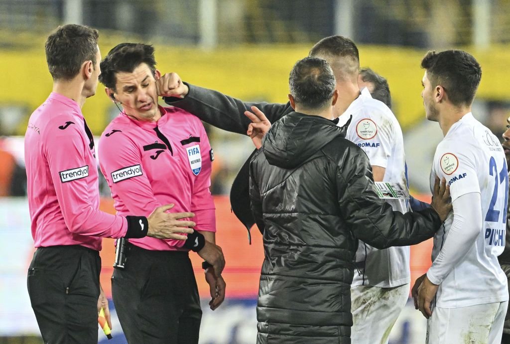 A venit nota de plată! Ce sancțiuni au primit Ankaragucu și președintele după ce arbitrul a fost bătut_14