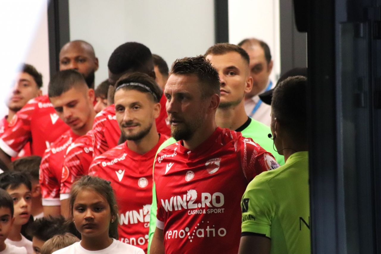 Dinamo pregătește lovitura iernii! &bdquo;Greul&rdquo; pe care &icirc;ncearcă să-l convingă să vină &icirc;n &bdquo;Groapă&rdquo;