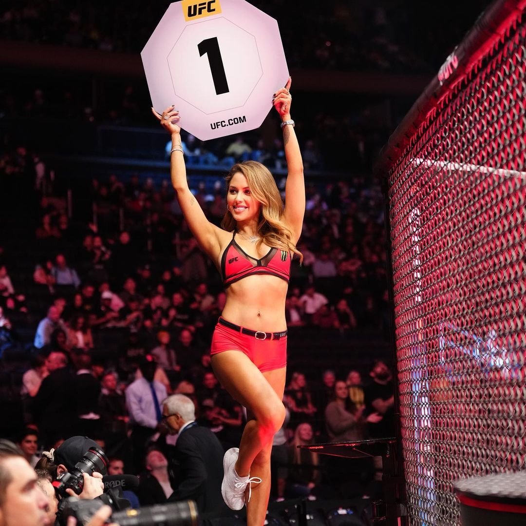 Anunțul neașteptat făcut de cea mai sexy Ring Girl din UFC la premiile World MMA: „E ultima dată!” _35