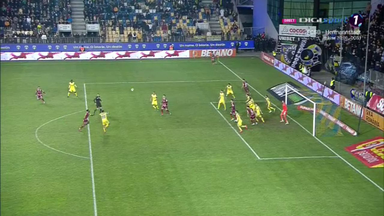 Penalty neacordat pentru Rapid în meciul cu Petrolul? Cum au comentat specialiștii_5