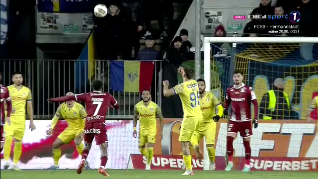 Penalty neacordat pentru Rapid în meciul cu Petrolul? Cum au comentat specialiștii_9