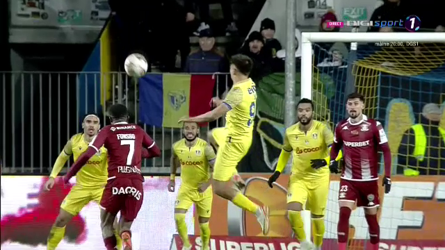 Penalty neacordat pentru Rapid în meciul cu Petrolul? Cum au comentat specialiștii_10