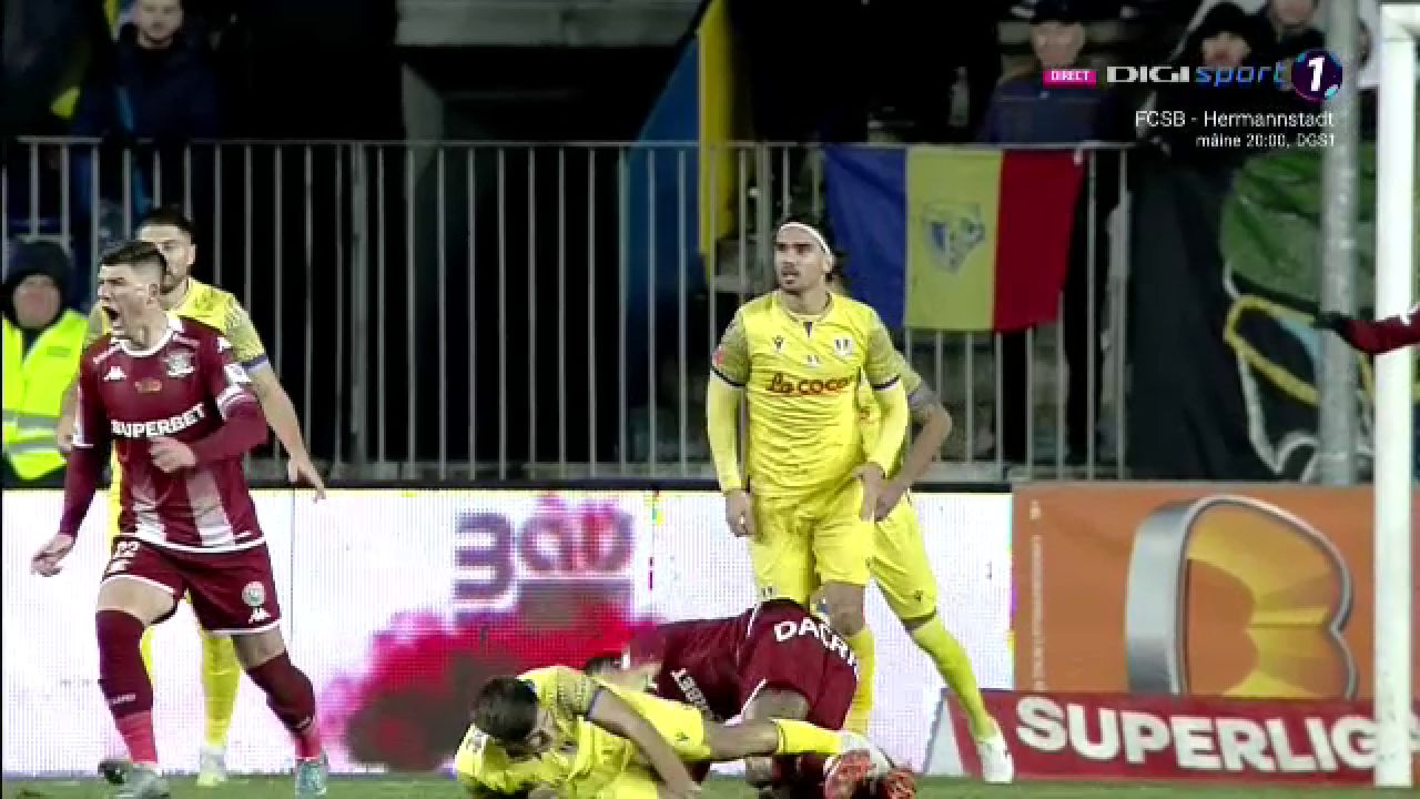 Penalty neacordat pentru Rapid în meciul cu Petrolul? Cum au comentat specialiștii_13