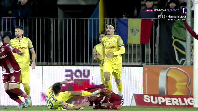 Penalty neacordat pentru Rapid în meciul cu Petrolul? Cum au comentat specialiștii_14