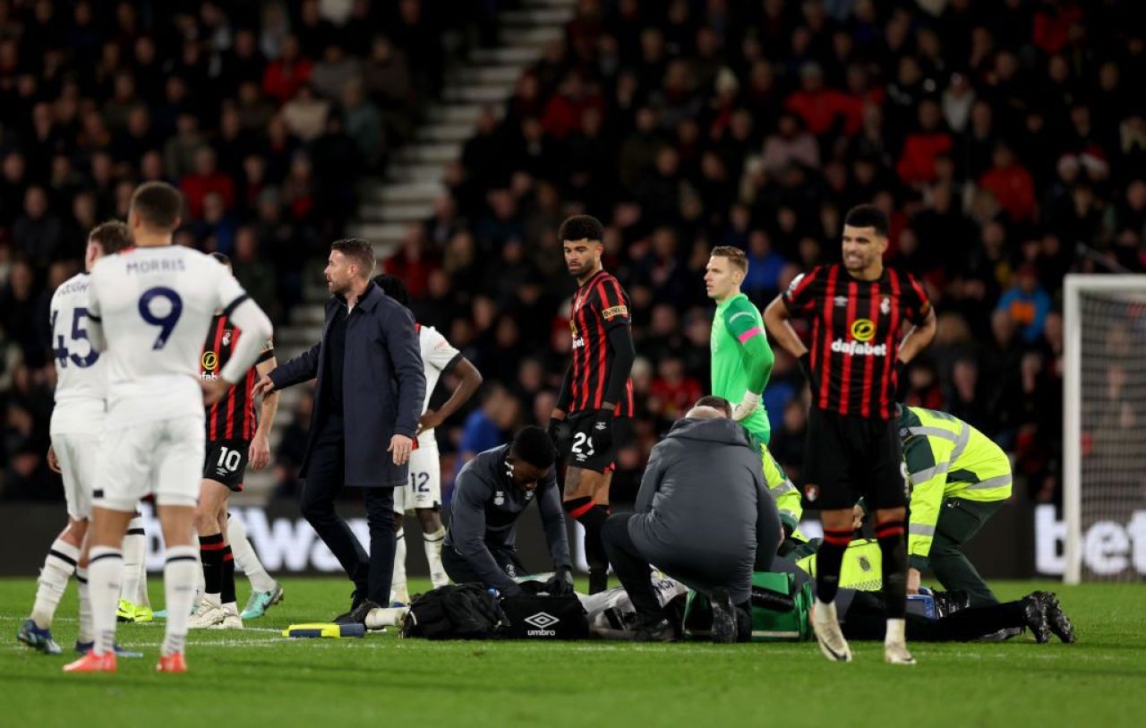 Panică în Premier League! Căpitanul lui Luton s-a prăbușit din nou pe gazon, a doua oară în șapte luni_1