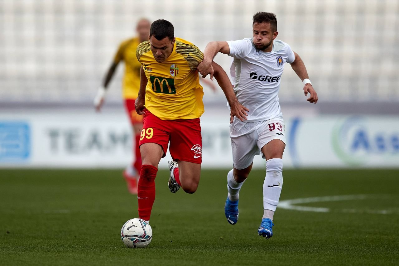 Un fotbalist român se luptă pentru titlul de golgheter în Malta!_4