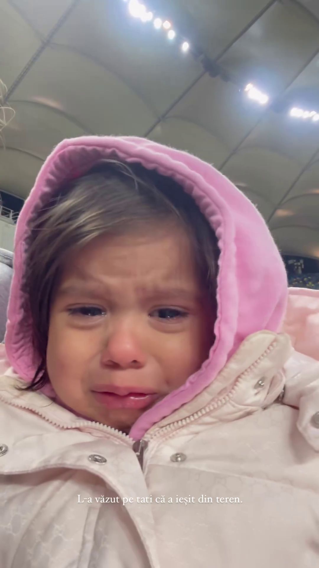 Moment emoționant! Fetița lui Florinel Coman a început să plângă când și-a văzut tatăl ieșind din teren pe Arena Națională! Ioana a filmat tot_7