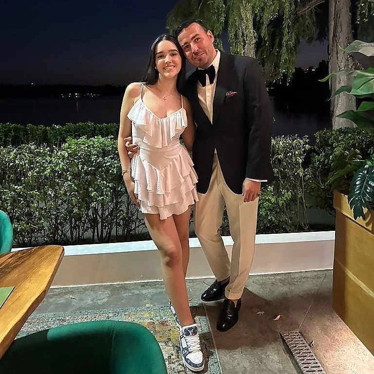 Fata 'Prințului' Cristea, o adevărată prințesă! Cum arată Rania la 15 ani _13