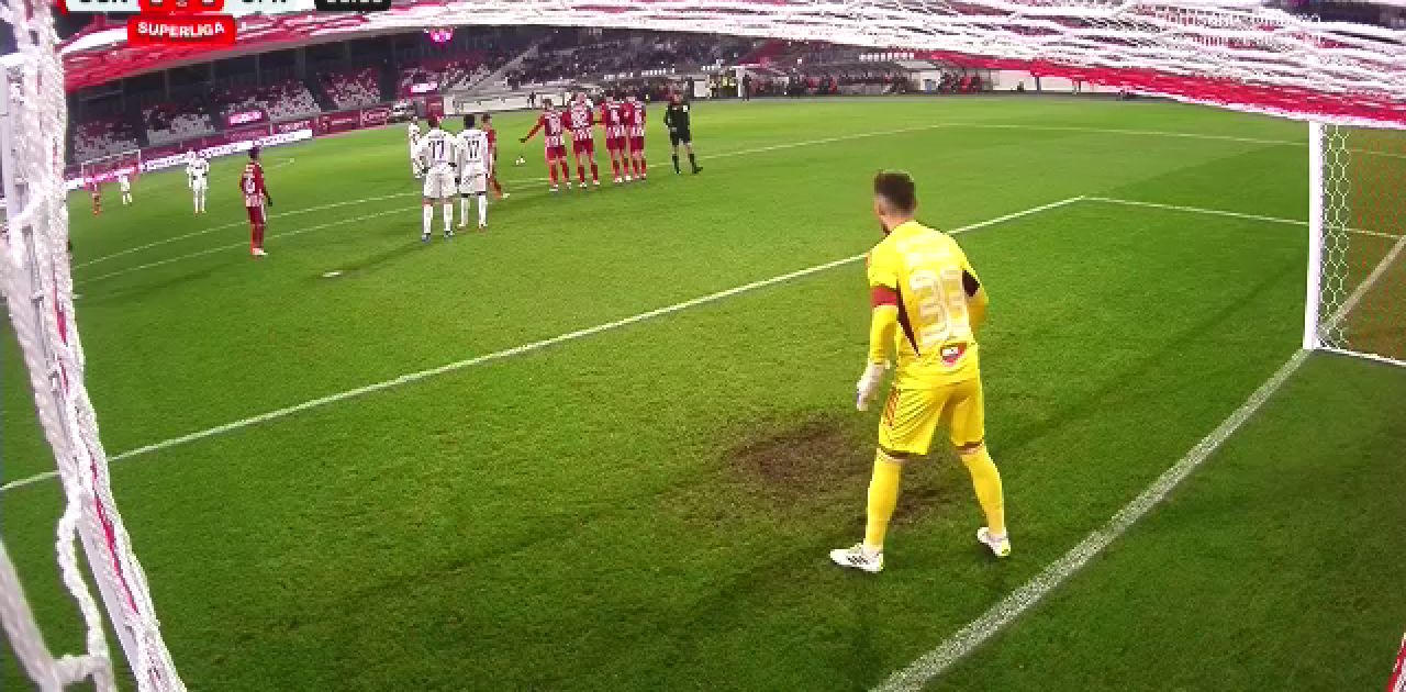 Frig de crapă pietrele la Sfântu Gheorghe. Temperatură cu minus la meciul Sepsi - CFR Cluj_1