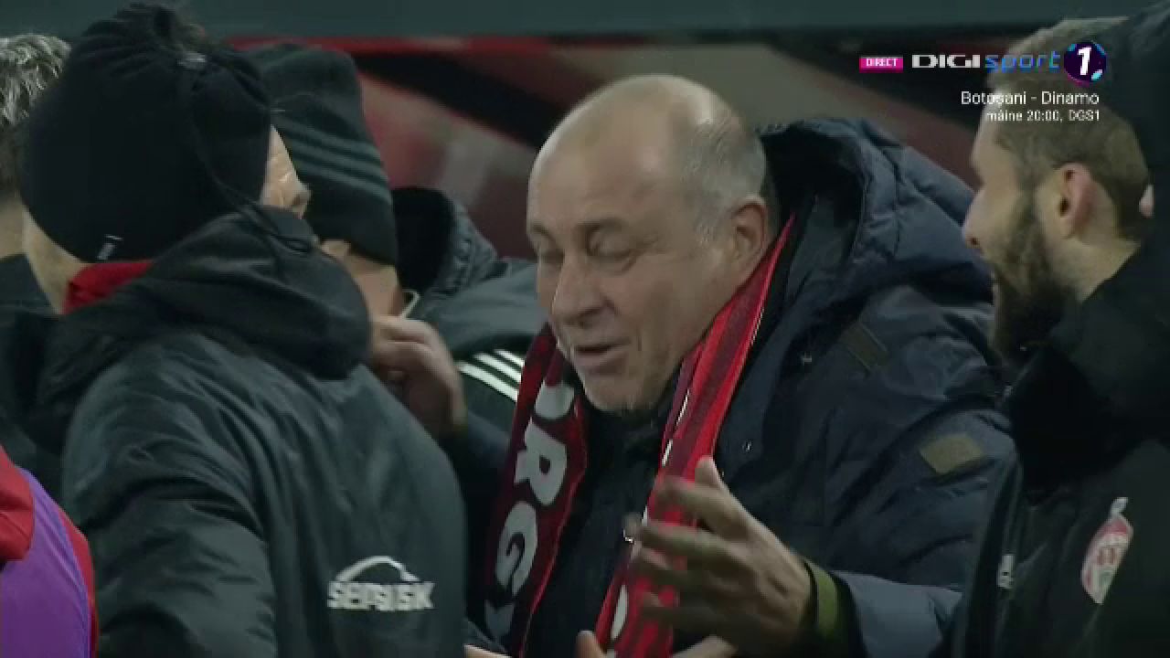 Reacție savuroasă a lui Laszlo Dioszegi la finalul meciului cu CFR Cluj. Ce a făcut imediat după fluierul final al partidei_17
