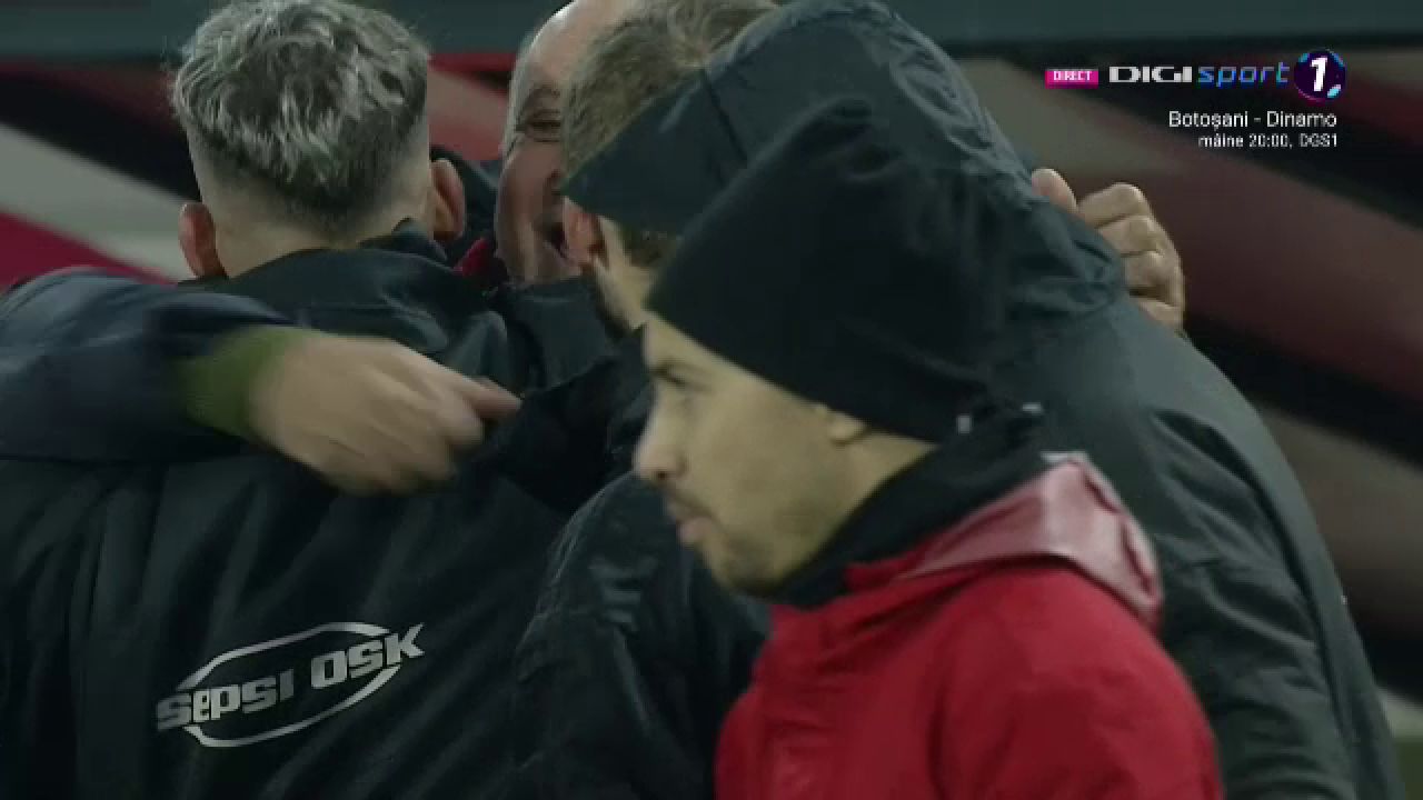 Reacție savuroasă a lui Laszlo Dioszegi la finalul meciului cu CFR Cluj. Ce a făcut imediat după fluierul final al partidei_20