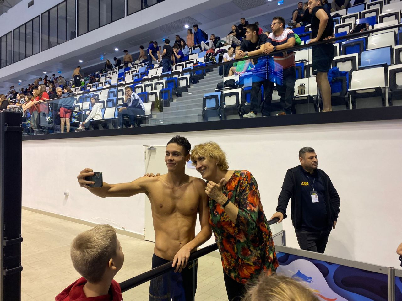 David Popovici, încă un gest de mare campion. 