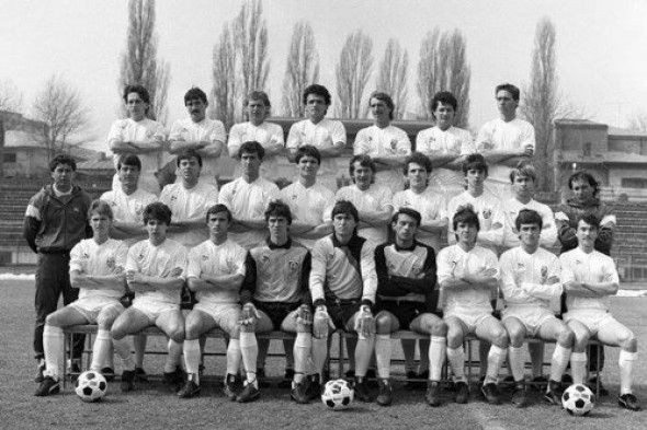 George Bănică, românul stabilit de 31 de ani în Belgia, vorbește despre fabrica de campioni care i-a dat pe De Bruyne și Lukaku. 