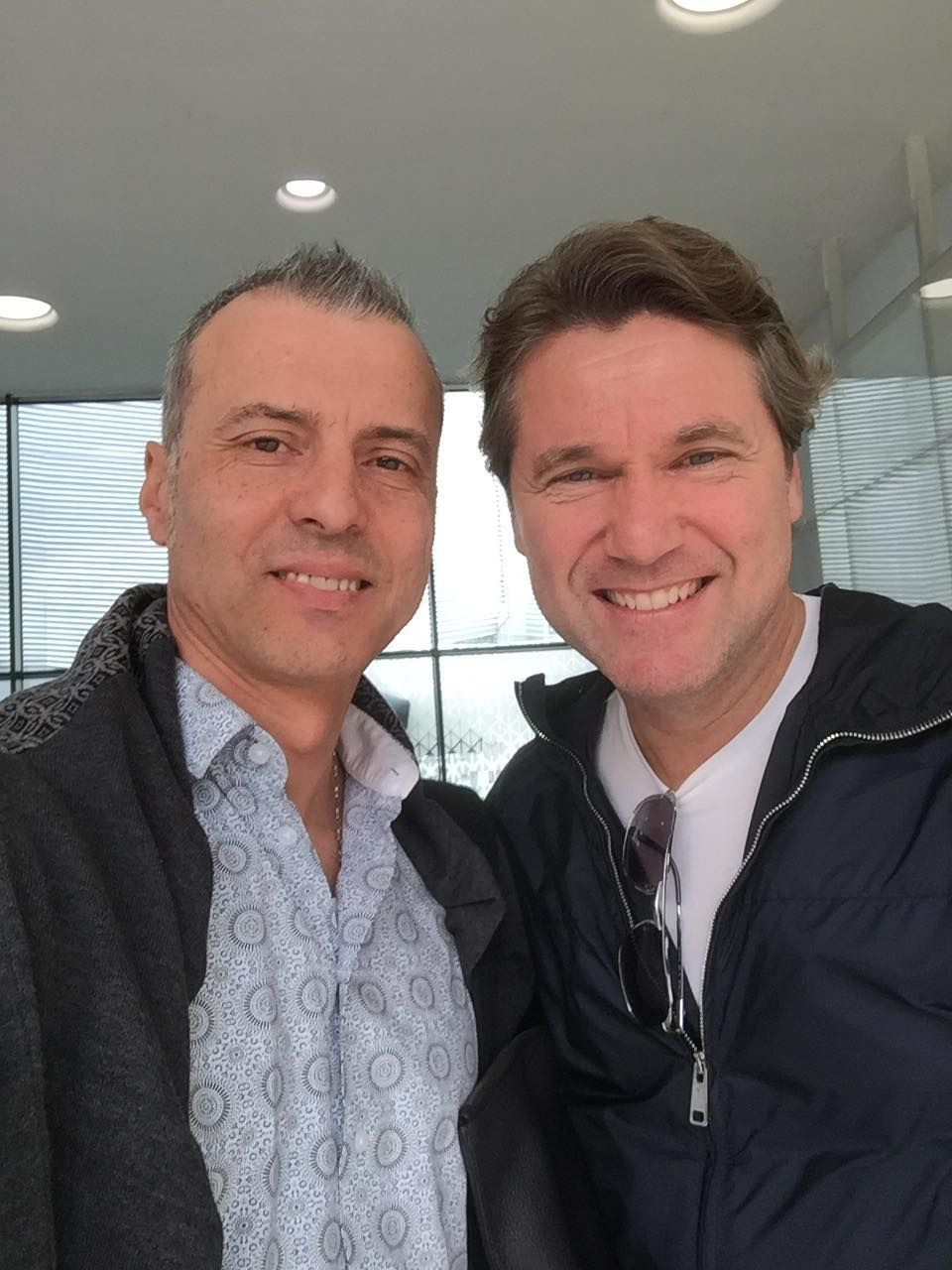 George Bănică, românul stabilit de 31 de ani în Belgia, vorbește despre fabrica de campioni care i-a dat pe De Bruyne și Lukaku. 