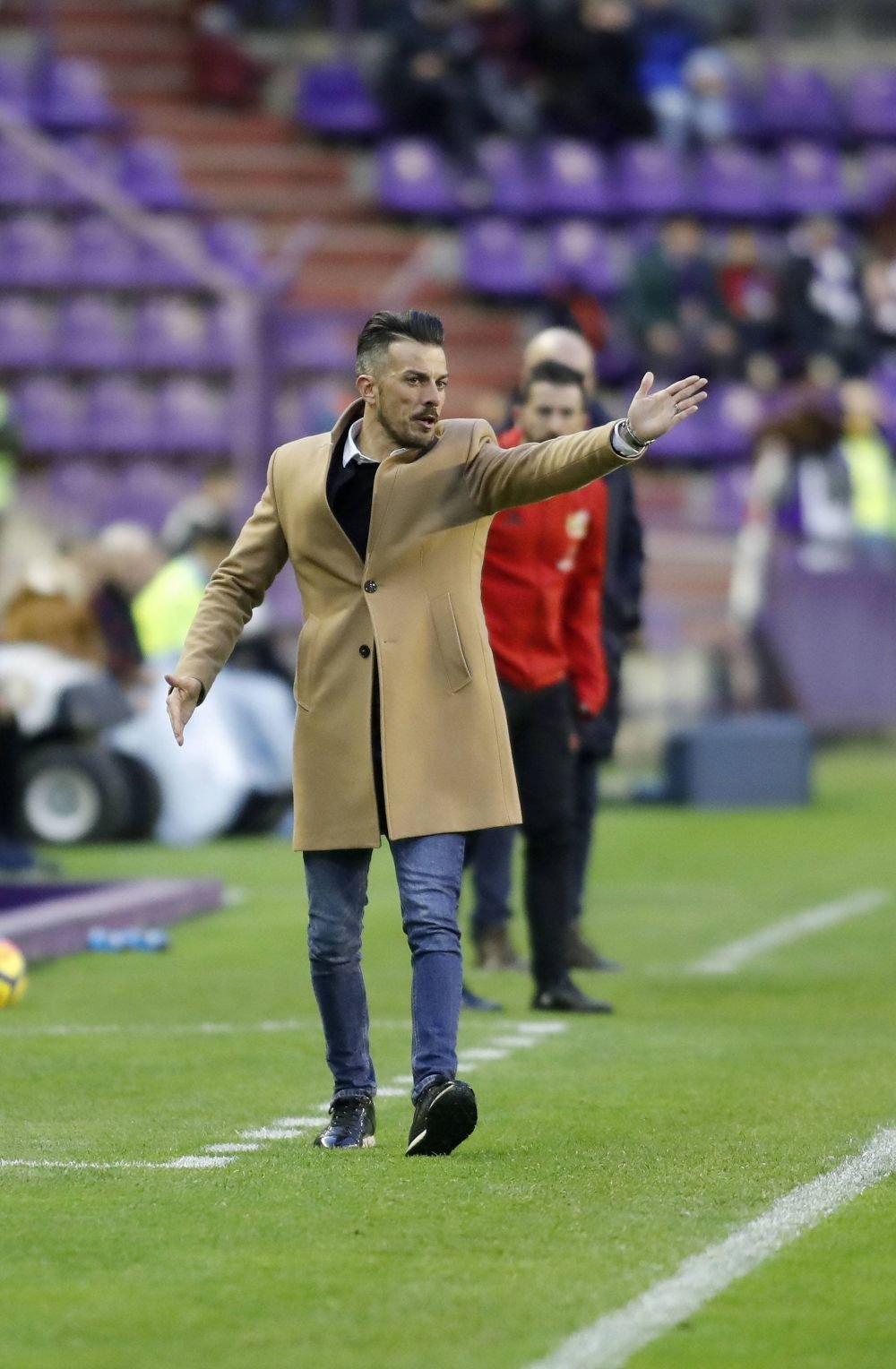 A treia echipă în șase luni: antrenorul adus de Hagi să-l înlocuiască pe Hagi schimbă joburile ca pe șosete! _7