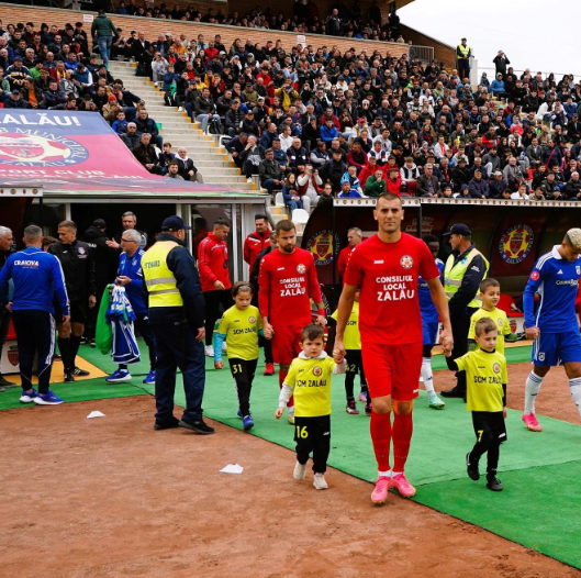 Vârful de 1 milion de euro al lui Becali, dublu campion cu FCSB, rupe plasele în Liga 3! E golgheter și vedetă locală_2