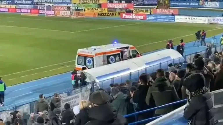 Siyabonga Ngezana, dus de urgență la spital