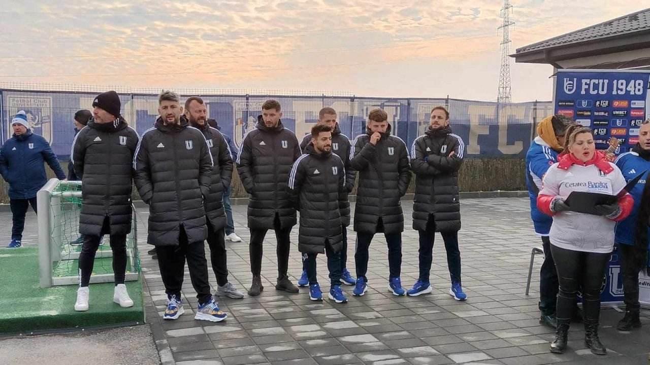 Sărbătoare în Bănie! FCU Craiova a organizat petrecerea de Crăciun, alături de nume importante, precum frații Costea _6