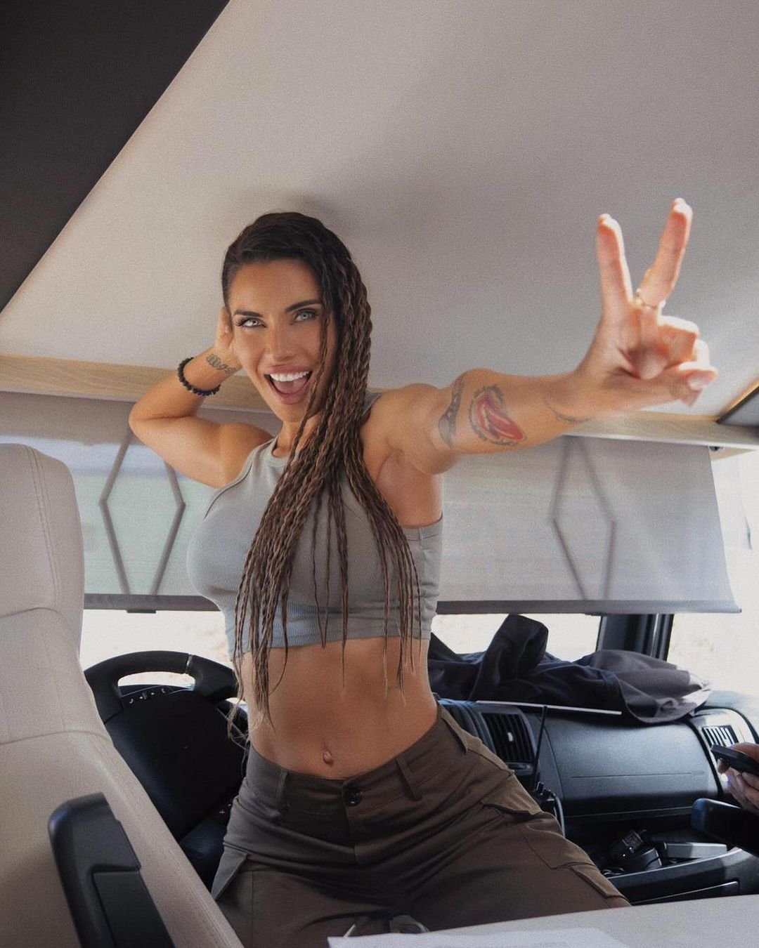 Reacția lui Pilar Rubio după ce spaniolii au anunțat ruptura de Sergio Ramos _13