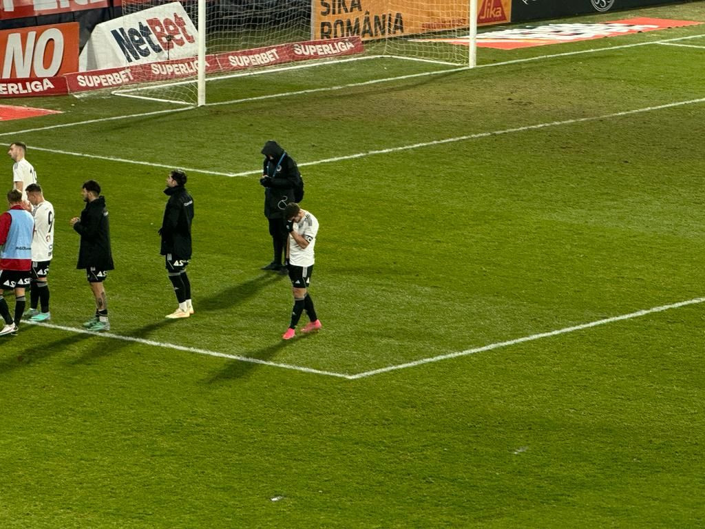 Jucătorii lui U Cluj, distruși după umilința contra lui CFR. Cum a fost surprins Alex Chipciu_2